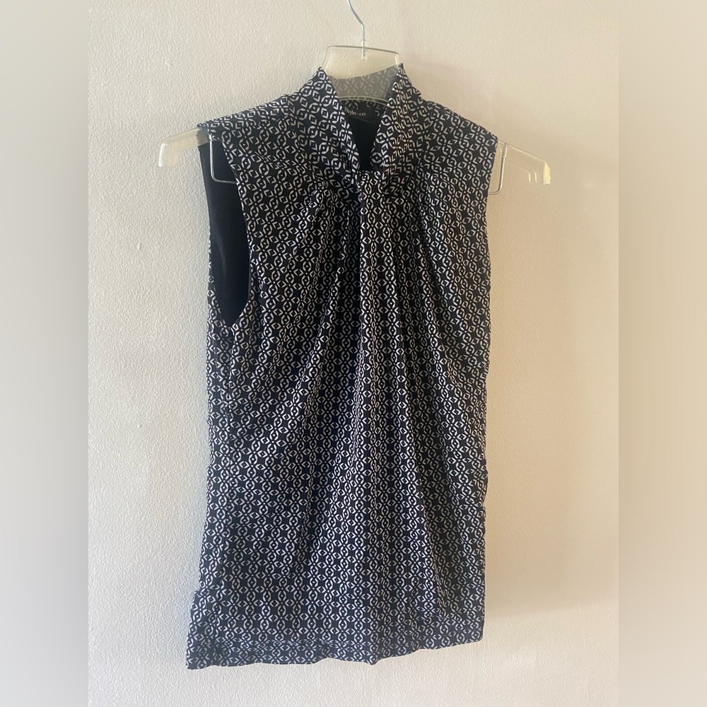 Great top for any occasion. In great condition.